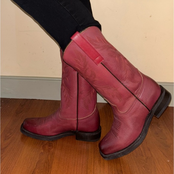 Women’s Red Cowboy Boots Size 7 1/2 - Picture 1 of 5